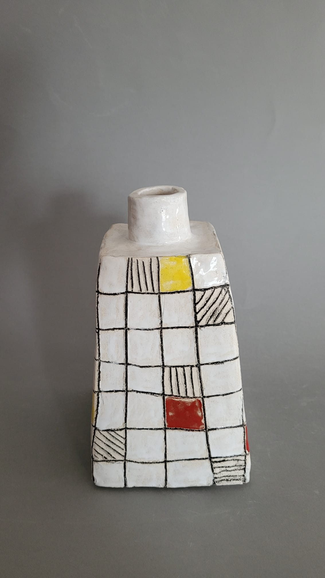 Biała piramida - obrazek 3