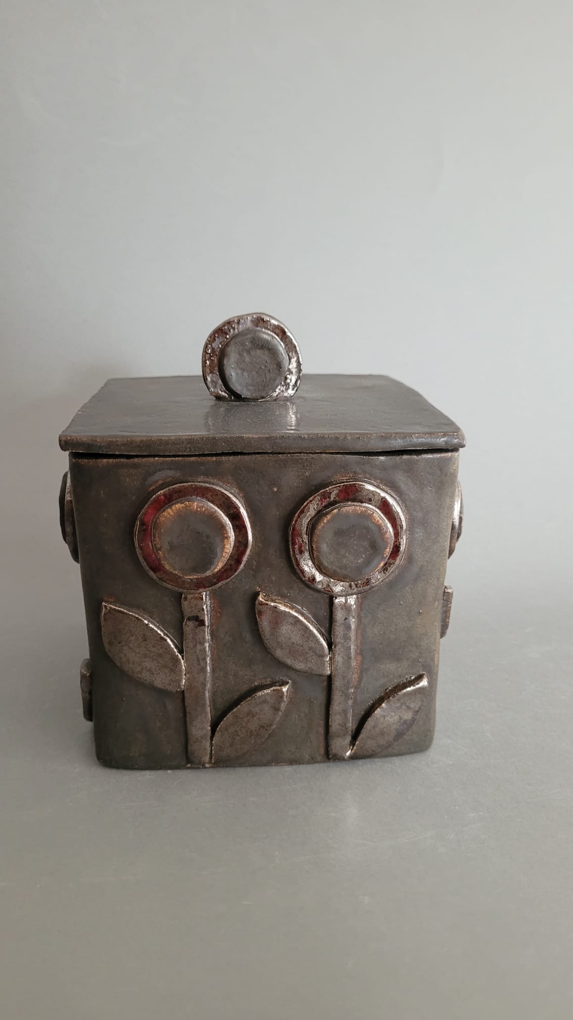 Tajemniczy schowek - obrazek 4