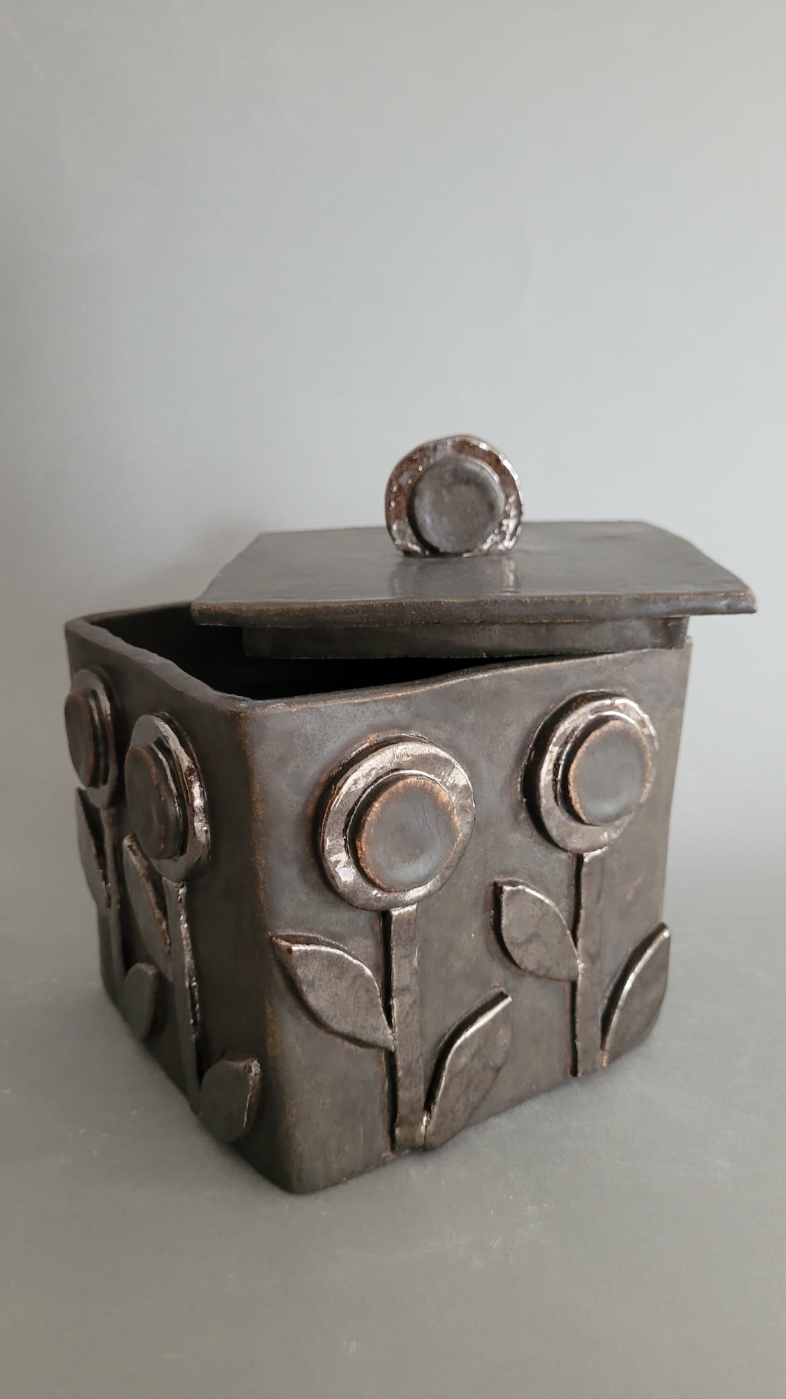 Tajemniczy schowek - obrazek 3