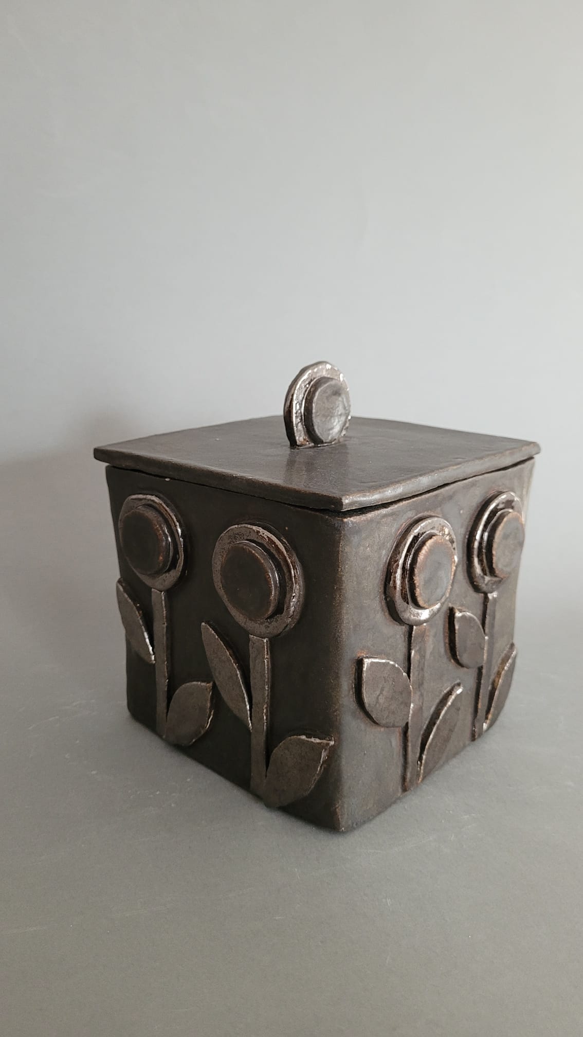 Tajemniczy schowek - obrazek 2